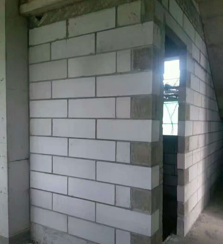 ����ש��ǽ-���ڸ�ǽ